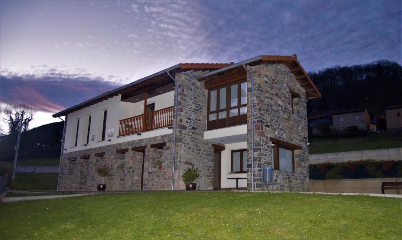 Apartamentos Rurales Penon Blanco Penerudes Екстер'єр фото