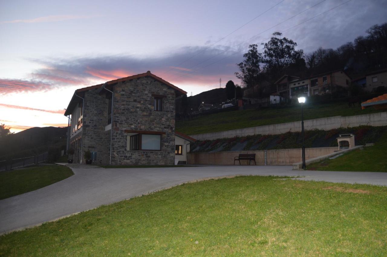 Apartamentos Rurales Penon Blanco Penerudes Екстер'єр фото